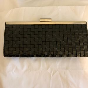Vegan Leather Woven Wallet Clutch Mini-bag in Black